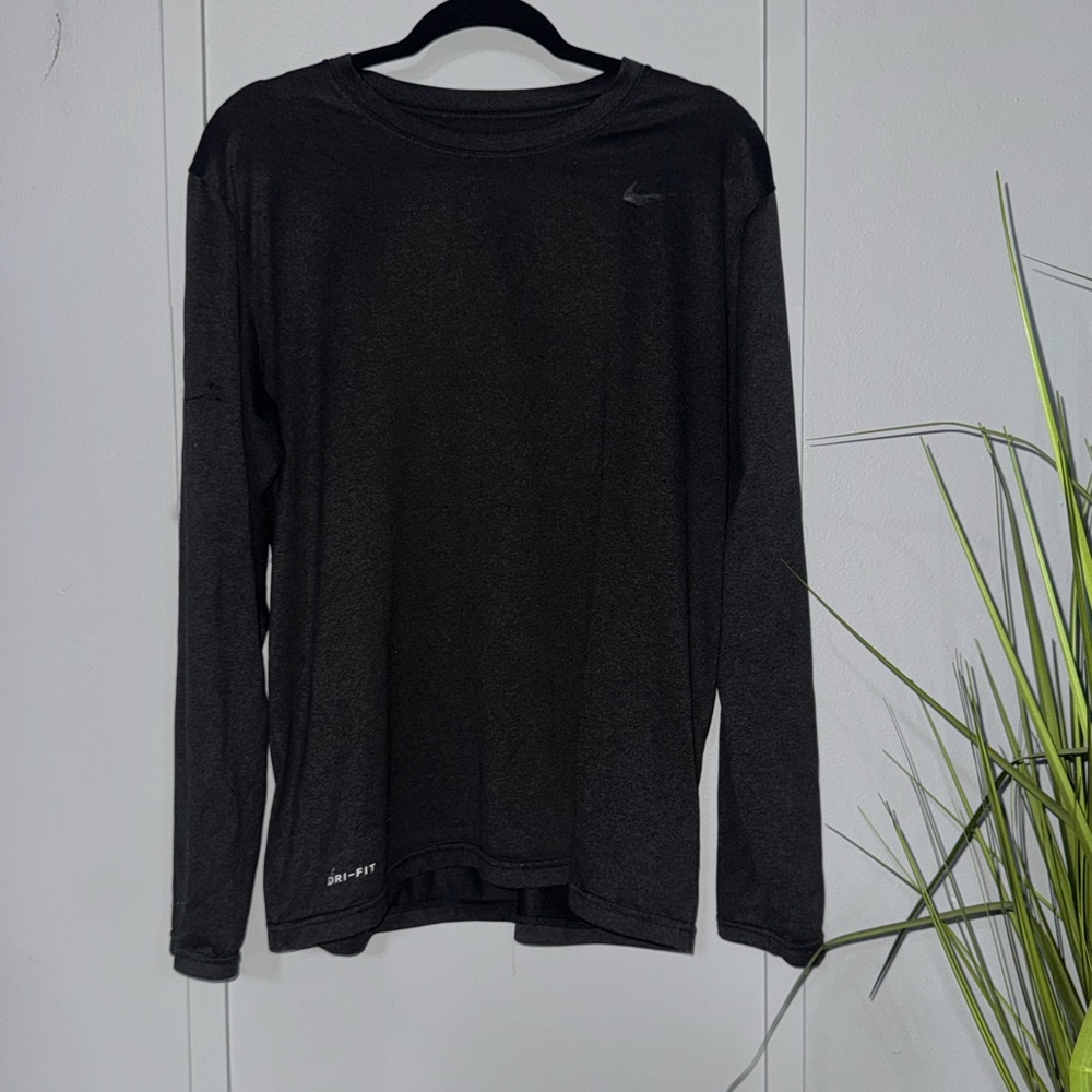 Nike Men's Dark Gray Long Sleeve Tee